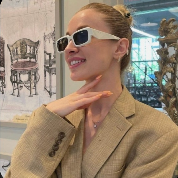 Dolce & Gabbana Sunglasses - Picture 12 of 12